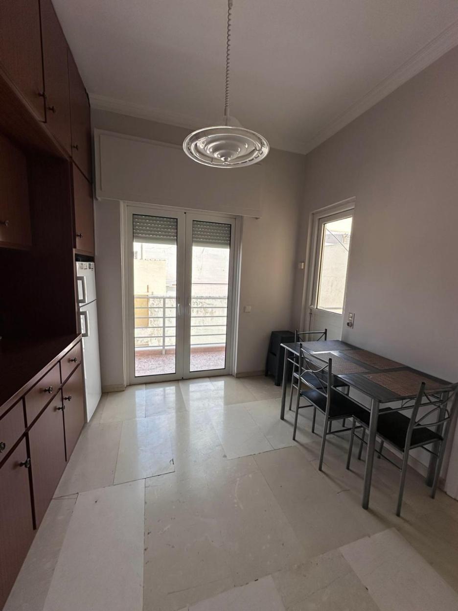 Beach Front Apartment Nea Palatia エクステリア 写真