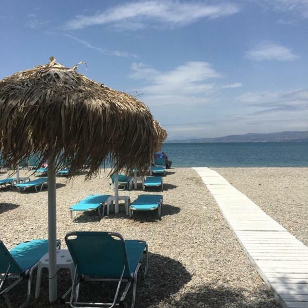 Beach Front Apartment Nea Palatia エクステリア 写真