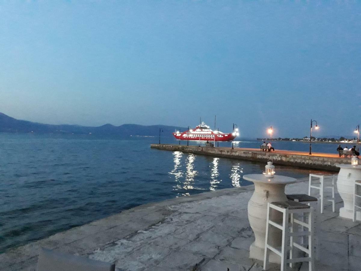 Beach Front Apartment Nea Palatia エクステリア 写真